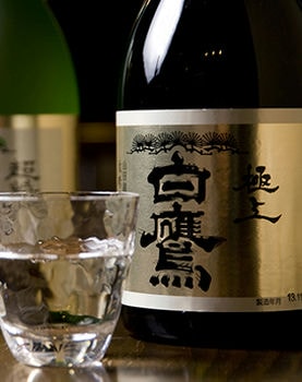 商品イメージのサムネイル　生もと・大吟醸純米 極上白鷹720ML　2本セット