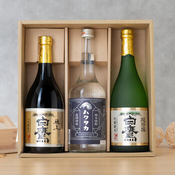 商品イメージのサムネイル　【白鷹】大吟醸純米・吟醸純米・純米焼酎飲み比べ3本セット	