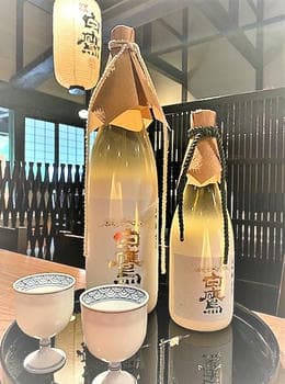 商品イメージのサムネイル　大吟醸古酒白鷹　長期熟成十五年　720ML