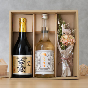 商品イメージのサムネイル　【ミニブーケセット】大吟醸純米・樽貯蔵純米焼酎飲み比べ2本セット