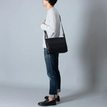商品イメージのサムネイル　ORIGINAL BASIC レザー横フラップショルダー